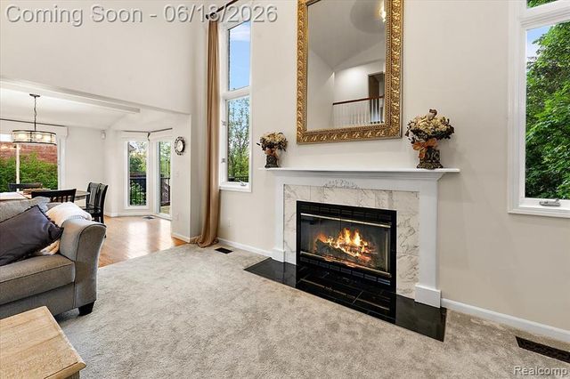 1043 River Mist Drive, Rochester, MI 48307