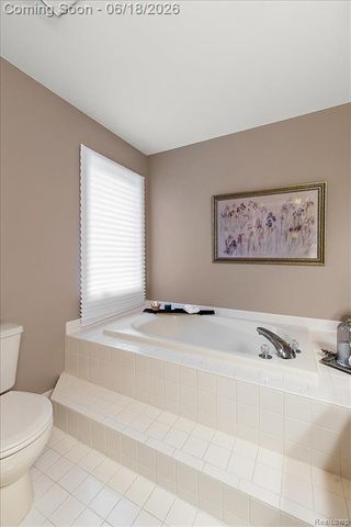 1043 River Mist Drive, Rochester, MI 48307
