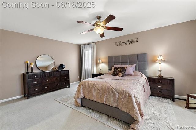 1043 River Mist Drive, Rochester, MI 48307