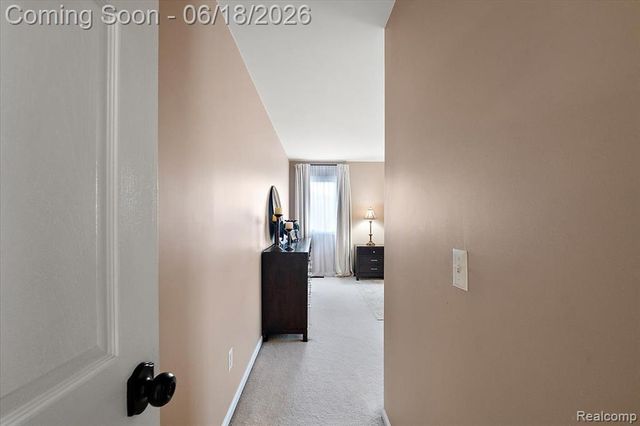 1043 River Mist Drive, Rochester, MI 48307