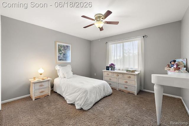 1043 River Mist Drive, Rochester, MI 48307
