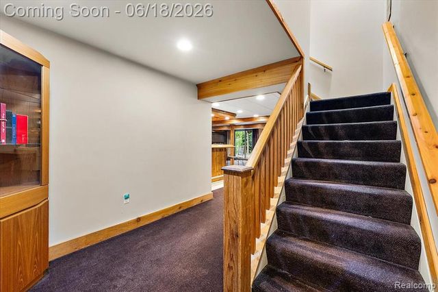 1043 River Mist Drive, Rochester, MI 48307