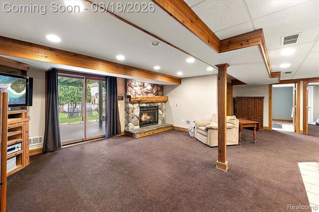1043 River Mist Drive, Rochester, MI 48307