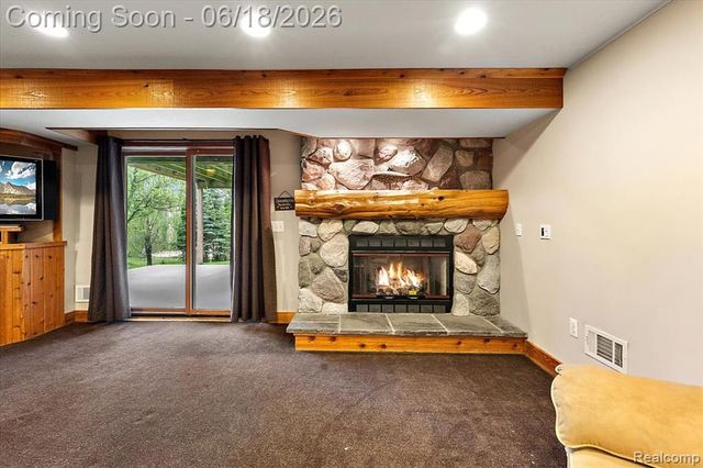 1043 River Mist Drive, Rochester, MI 48307