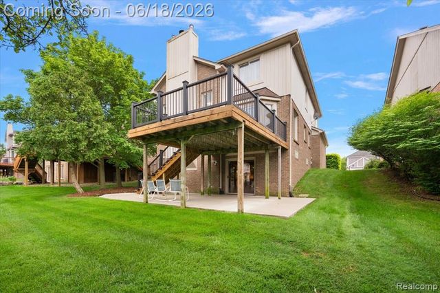 1043 River Mist Drive, Rochester, MI 48307