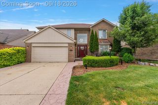 1043 River Mist Drive, Rochester, MI 48307
