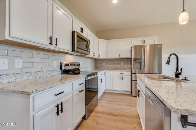 225 Old Stage Road, Johnson City, TN 37615