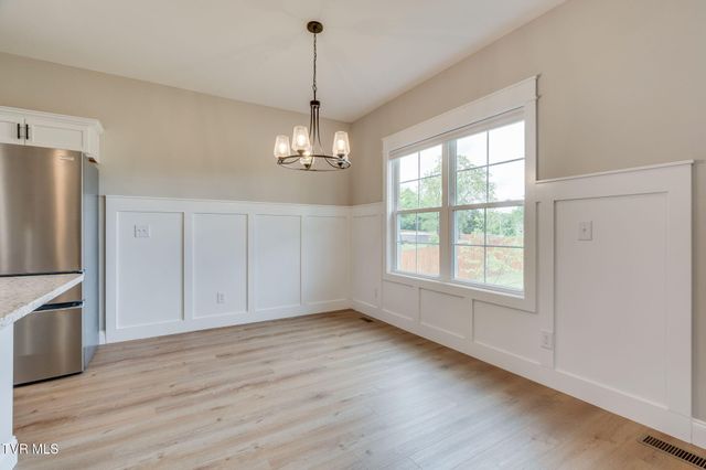 225 Old Stage Road, Johnson City, TN 37615