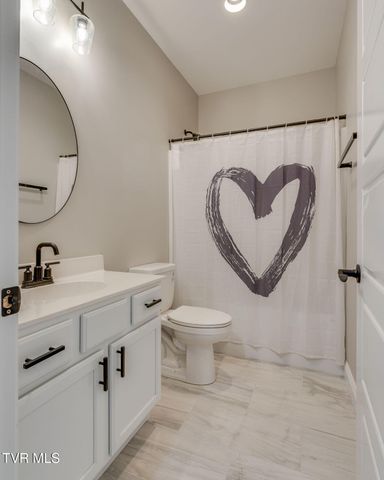 225 Old Stage Road, Johnson City, TN 37615