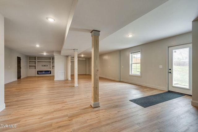 225 Old Stage Road, Johnson City, TN 37615