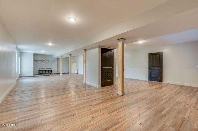 225 Old Stage Road, Johnson City, TN 37615