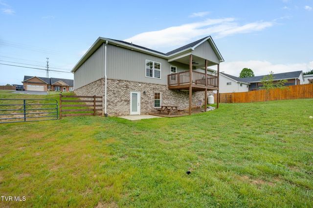 225 Old Stage Road, Johnson City, TN 37615