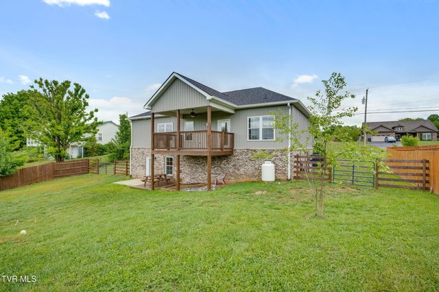 225 Old Stage Road, Johnson City, TN 37615