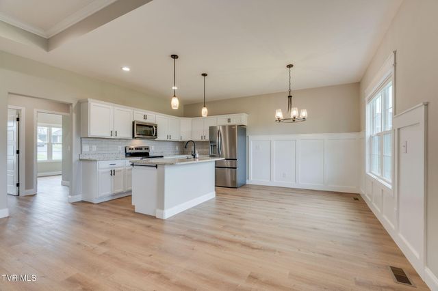 225 Old Stage Road, Johnson City, TN 37615