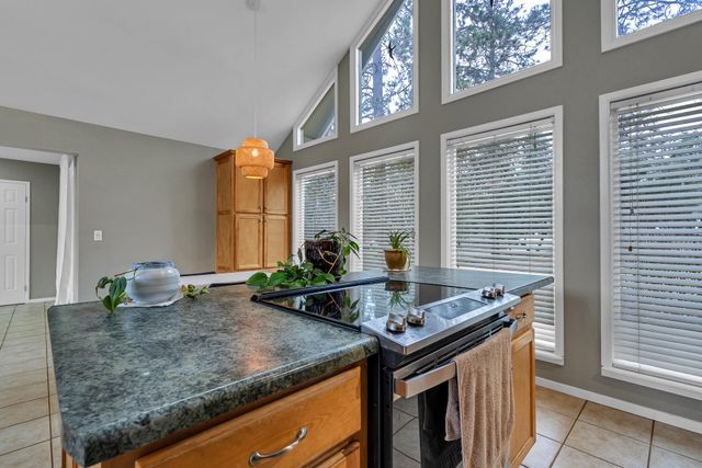 401 Mountain View Street, Weaverville, CA 96093