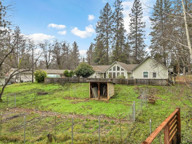 401 Mountain View Street, Weaverville, CA 96093