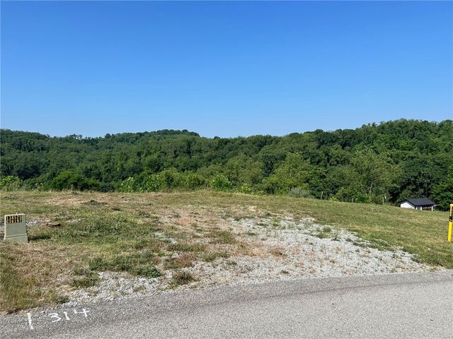 4005 Shenandoah Dr, Jefferson Hills, PA 15025