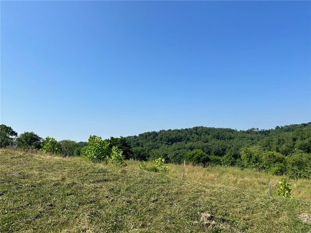 4005 Shenandoah Dr, Jefferson Hills, PA 15025