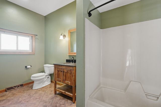 75 Gardner Ave, Attleboro, MA 02703