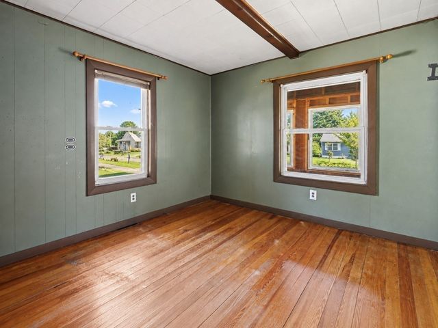 75 Gardner Ave, Attleboro, MA 02703