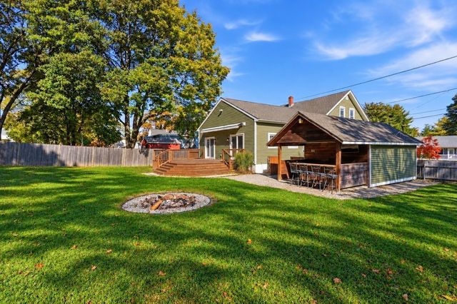 75 Gardner Ave, Attleboro, MA 02703