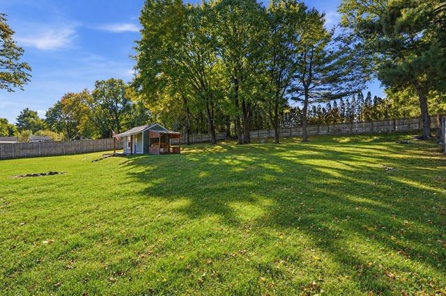 75 Gardner Ave, Attleboro, MA 02703