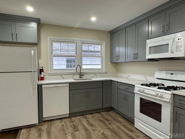 145 Main Street 2, Metuchen, NJ 08840