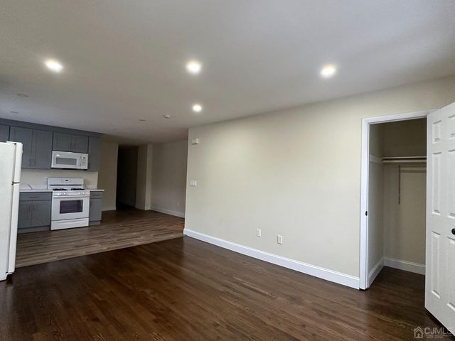 145 Main Street 2, Metuchen, NJ 08840