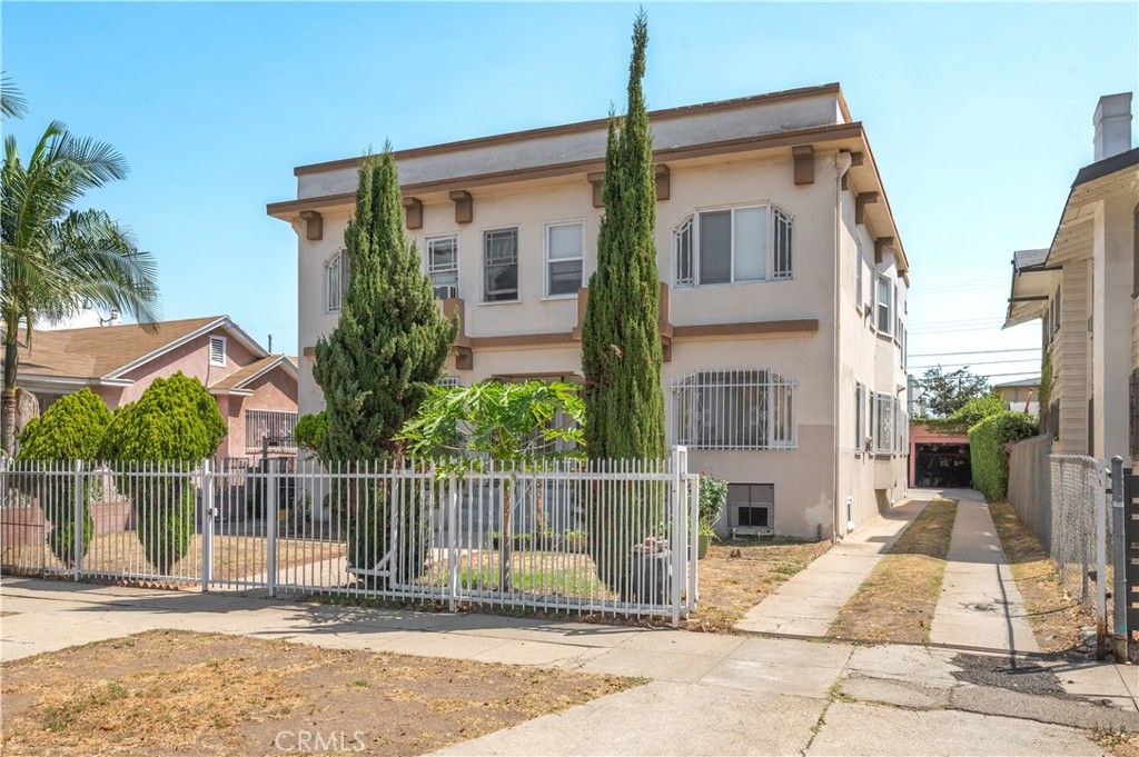 2022 4th Avenue, Los Angeles, CA 90018 — exterior
