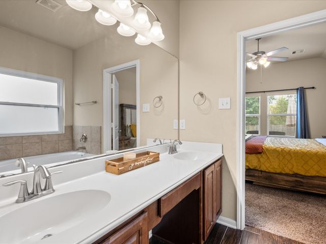 1726 Park Oak Drive, Conroe, TX 77304