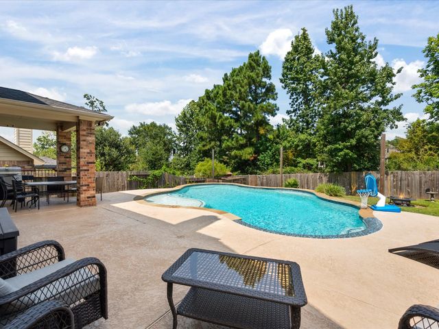 1726 Park Oak Drive, Conroe, TX 77304