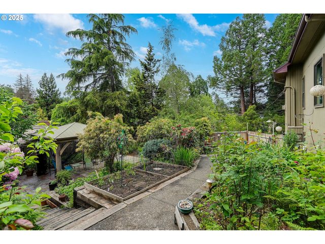 1946 ROBERTA Ave S, Salem, OR 97301