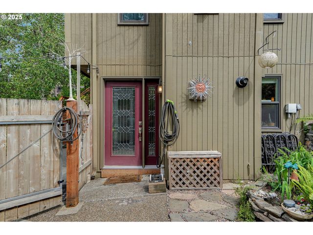 1946 ROBERTA Ave S, Salem, OR 97301