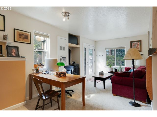 1946 ROBERTA Ave S, Salem, OR 97301