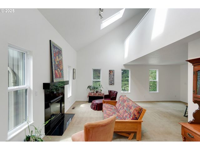 1946 ROBERTA Ave S, Salem, OR 97301