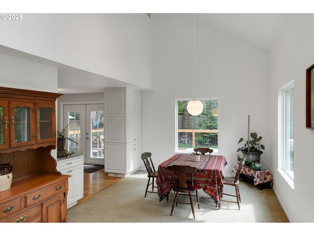 1946 ROBERTA Ave S, Salem, OR 97301