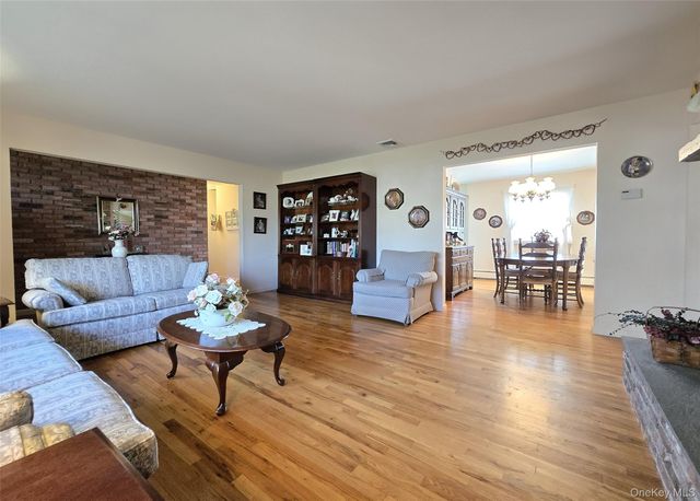 38 Woodbury Road, Farmingville, NY 11738