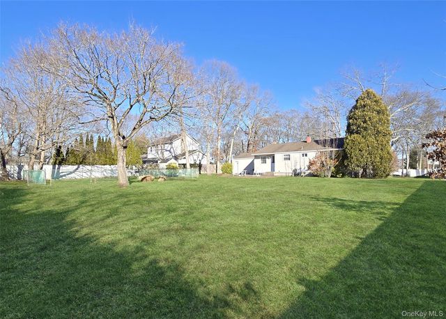 38 Woodbury Road, Farmingville, NY 11738