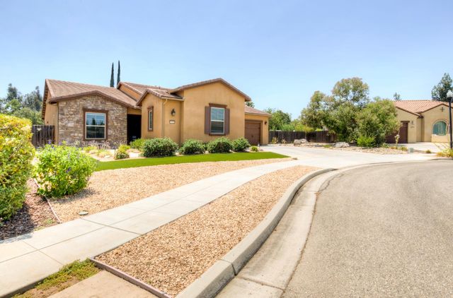 3056 Kenosha Avenue, Clovis, CA 93619