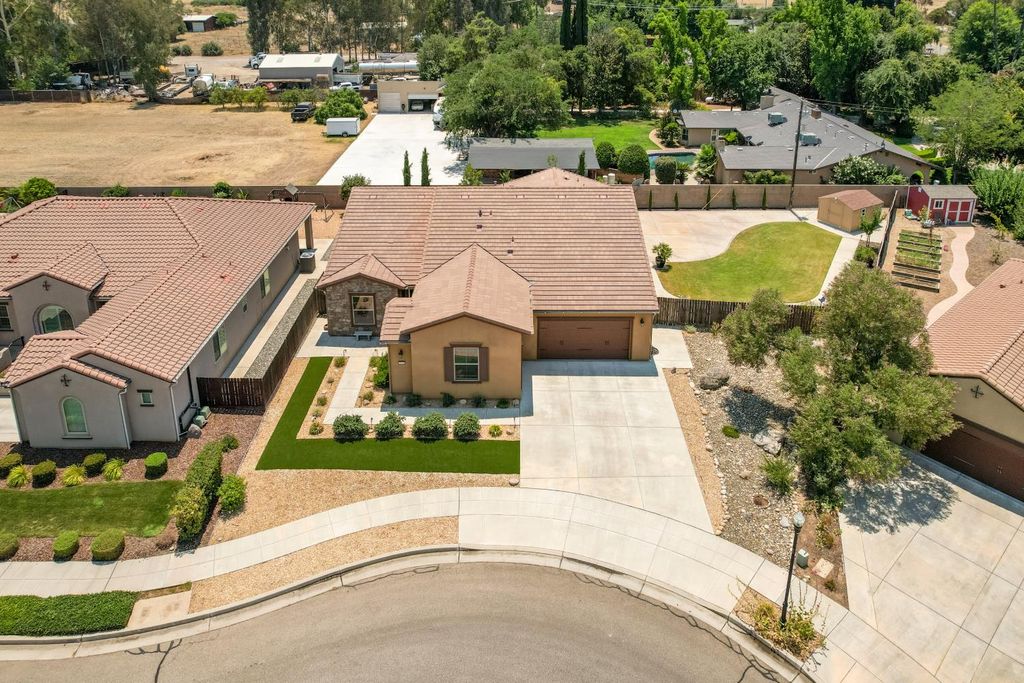3056 Kenosha Avenue, Clovis, CA 93619