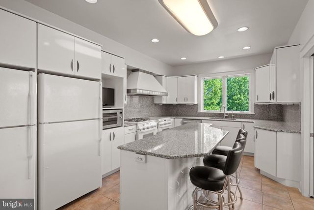 23 DEERFIELD RD, Lancaster, PA 17603