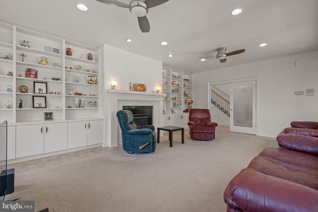 23 DEERFIELD RD, Lancaster, PA 17603