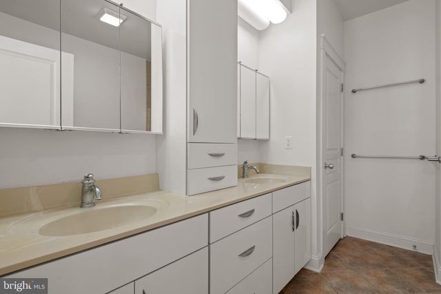 23 DEERFIELD RD, Lancaster, PA 17603