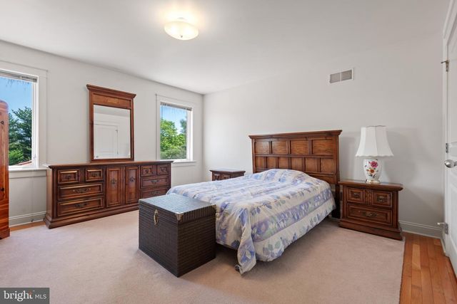 23 DEERFIELD RD, Lancaster, PA 17603