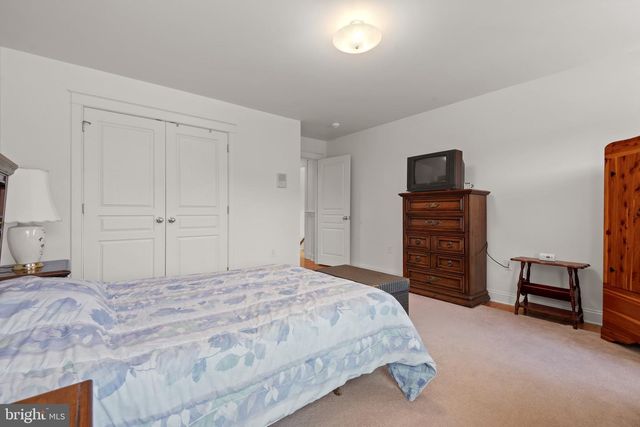 23 DEERFIELD RD, Lancaster, PA 17603