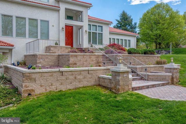 23 DEERFIELD RD, Lancaster, PA 17603