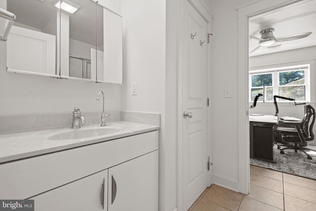 23 DEERFIELD RD, Lancaster, PA 17603