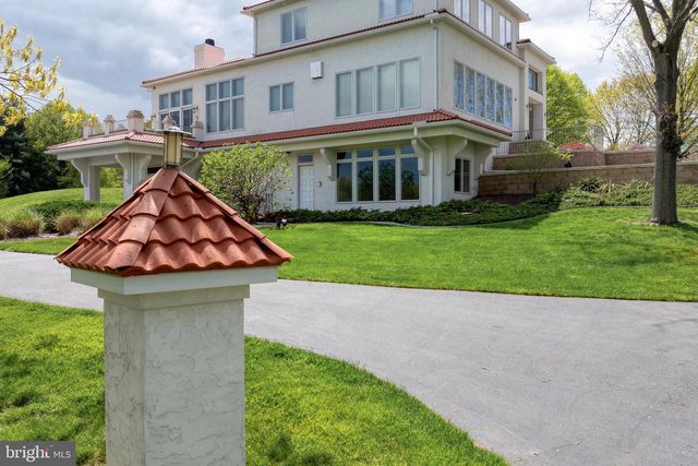 23 DEERFIELD RD, Lancaster, PA 17603