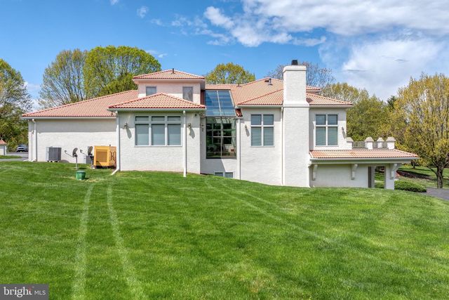 23 DEERFIELD RD, Lancaster, PA 17603