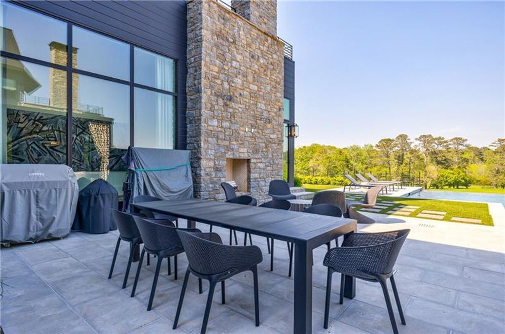 Image 27 of property listing at 14200 Hopewell Road, Milton, GA 30004